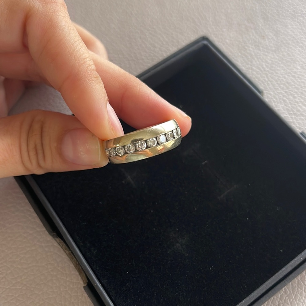 Diamond wedding ring 14kt solid gold